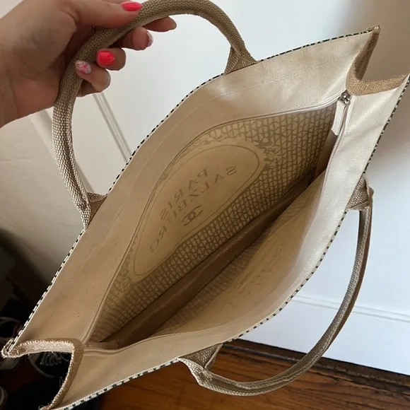 RARE CHANEL Paris Salzburg runway burlap tote - Picture 2 of 3